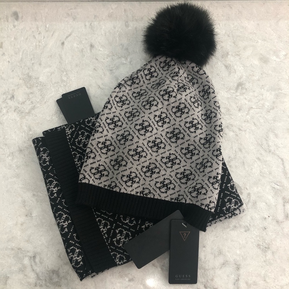 Guess 4-G Logo Beanie & Scarf Set